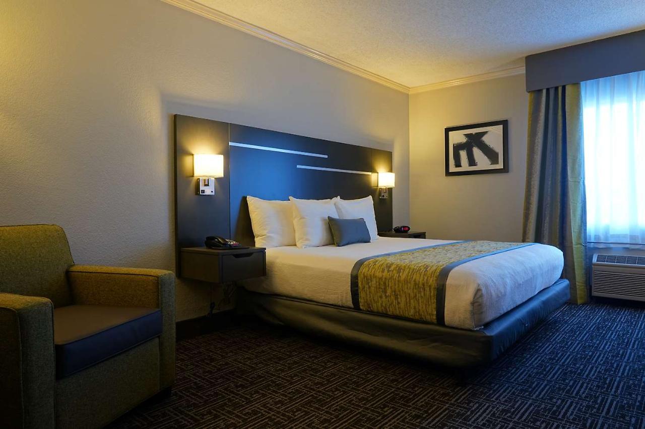 Best Western Plus Morristown Conference Center Exterior photo